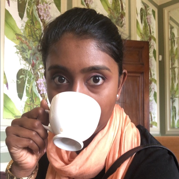 Meet Your Posher, Edith! - Picture 2 of 3